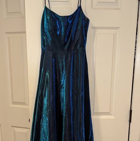 Flowy "color changing" Maxi Prom dress - Picture 3 of 7